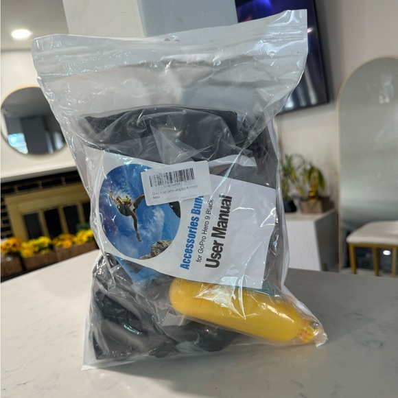 LAST PRICE🍒🤍 accessories kit bundle for GoPro hero 9 - Picture 6 of 8